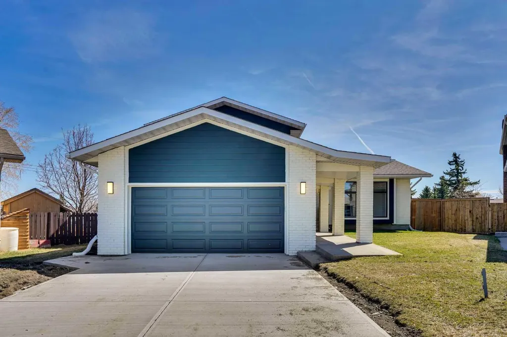 248 Madeira Place NE Calgary AB T2A 5T1