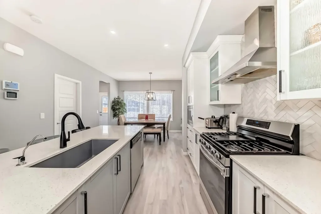 220 Cornerstone Grove NE Calgary AB T2N2A6