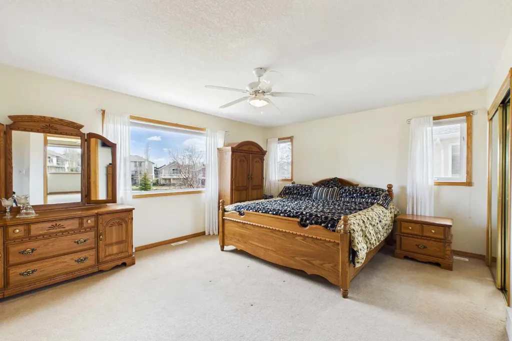 535 Cimarron Point Okotoks AB T1S 1S6