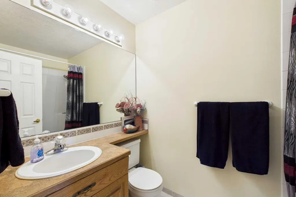 535 Cimarron Point Okotoks AB T1S 1S6