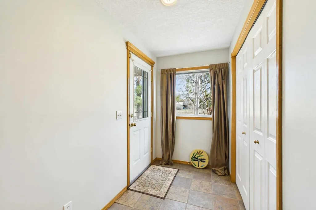 535 Cimarron Point Okotoks AB T1S 1S6