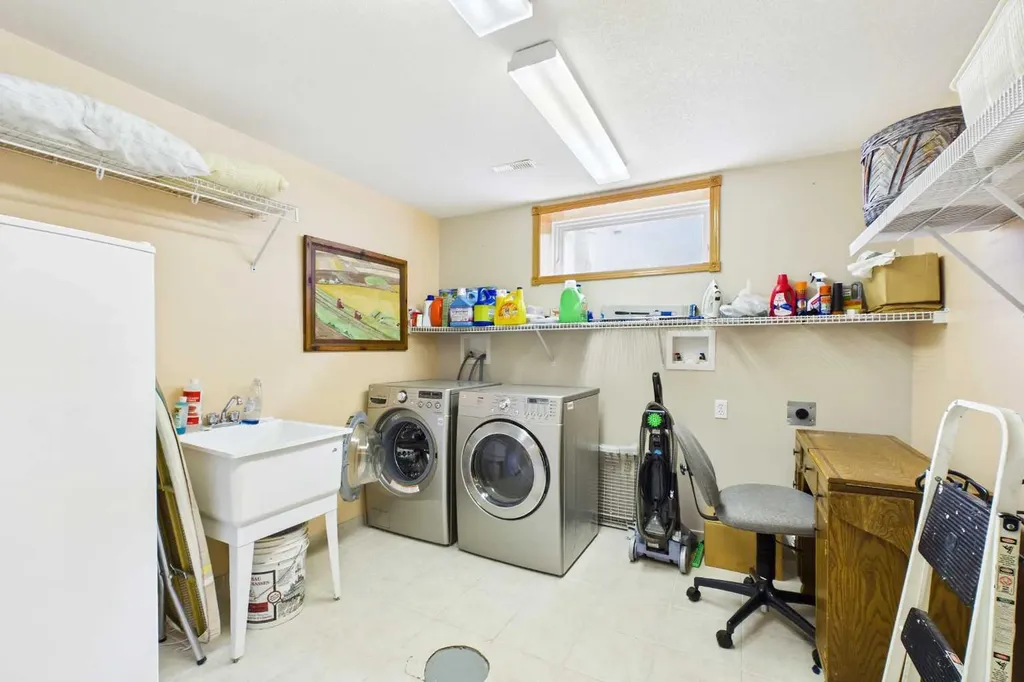 535 Cimarron Point Okotoks AB T1S 1S6