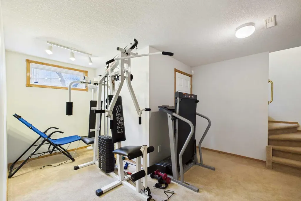 535 Cimarron Point Okotoks AB T1S 1S6