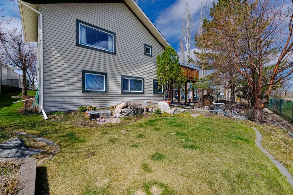 535 Cimarron Point Okotoks AB T1S 1S6