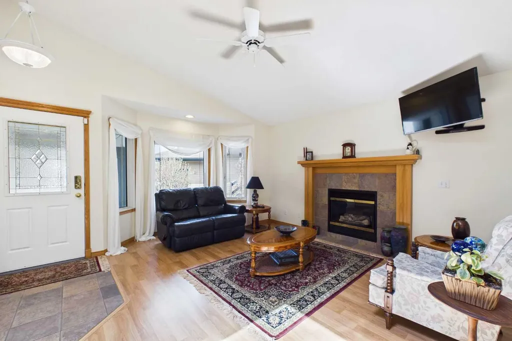 535 Cimarron Point Okotoks AB T1S 1S6