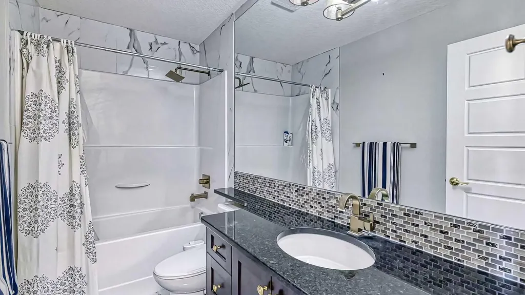 47 Saddlelake Way NE Calgary AB T3J 0V1