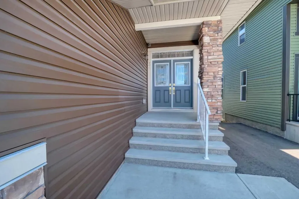 47 Saddlelake Way NE Calgary AB T3J 0V1