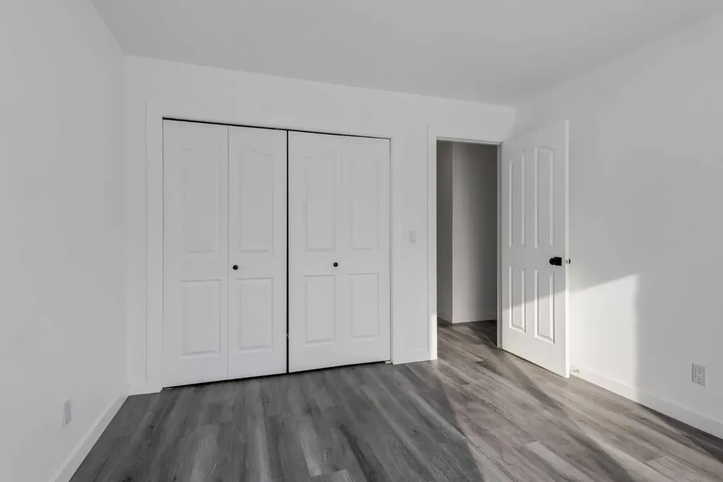 32 Midland Place SE Calgary AB T2X 1P9
