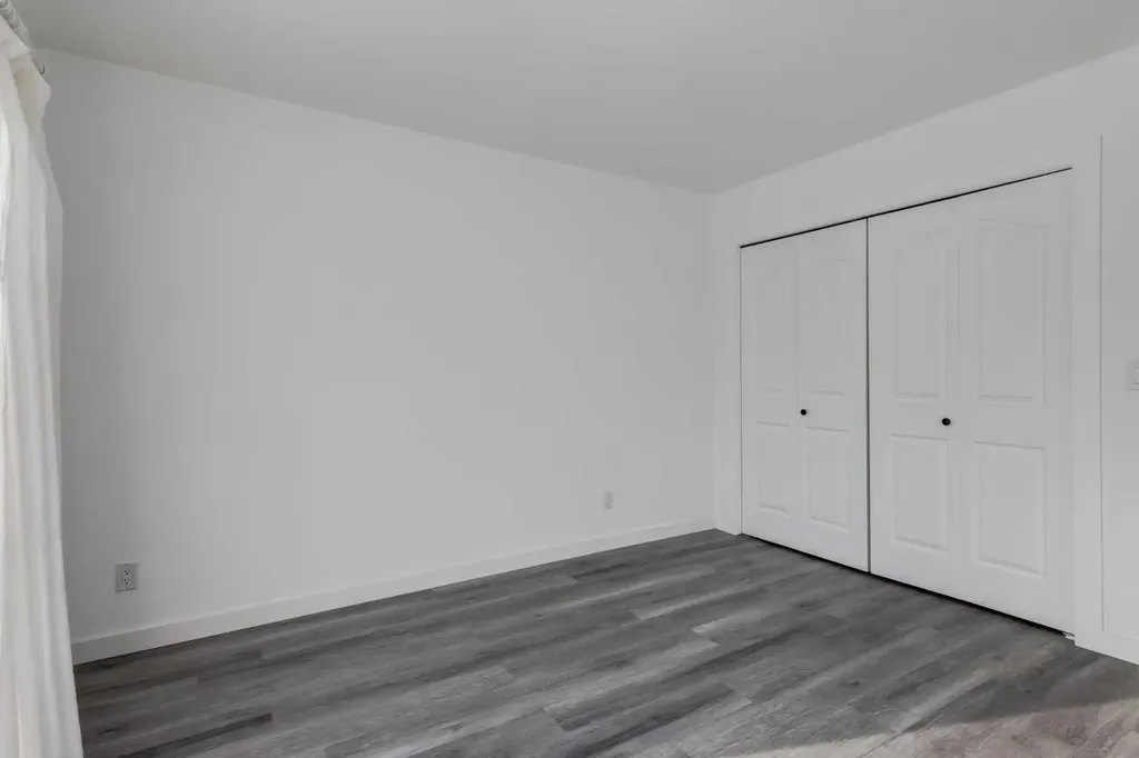 32 Midland Place SE Calgary AB T2X 1P9