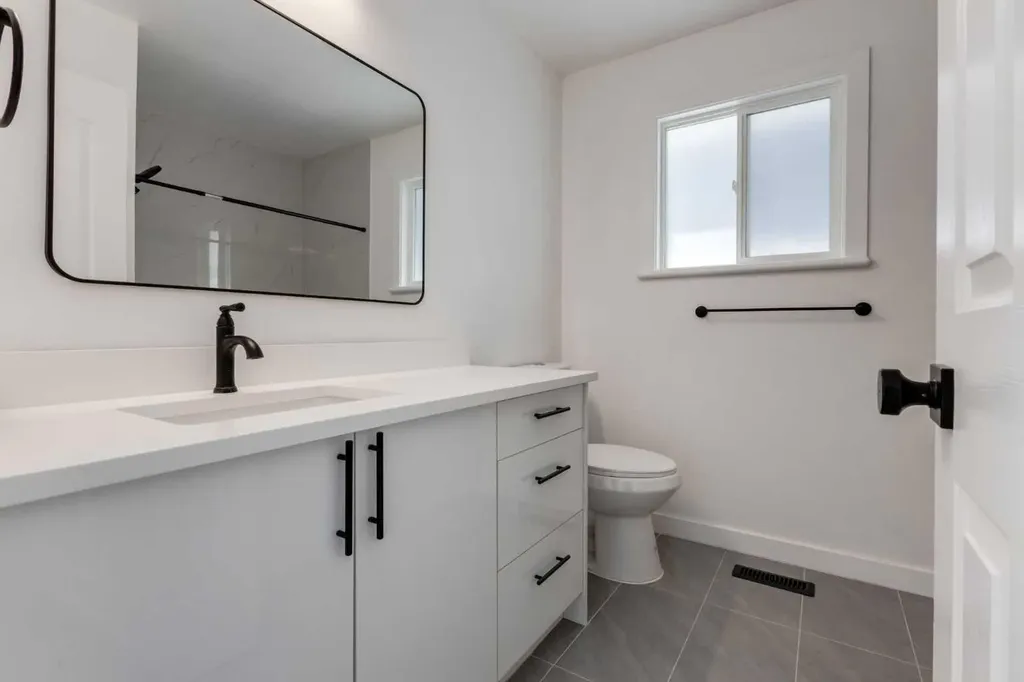 32 Midland Place SE Calgary AB T2X 1P9