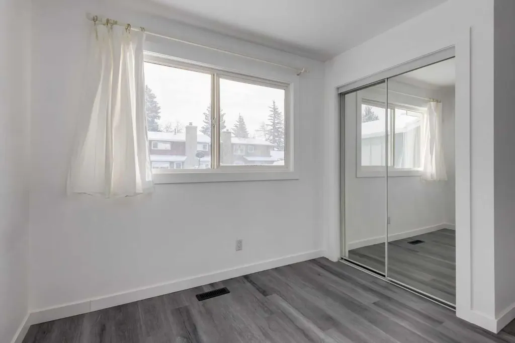 32 Midland Place SE Calgary AB T2X 1P9
