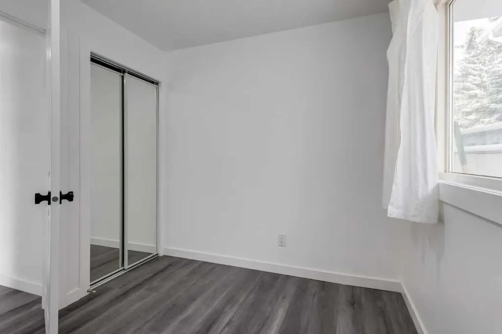32 Midland Place SE Calgary AB T2X 1P9