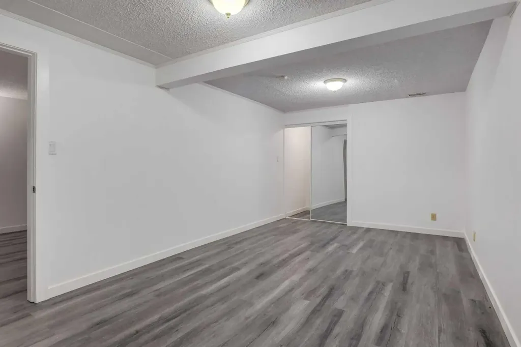 32 Midland Place SE Calgary AB T2X 1P9