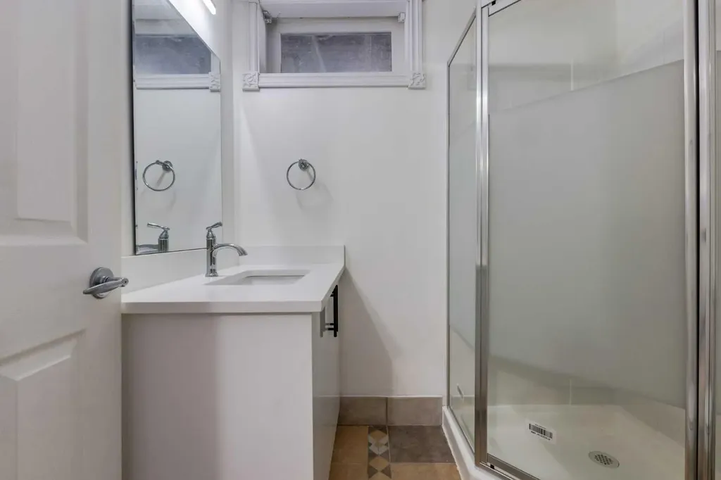 32 Midland Place SE Calgary AB T2X 1P9