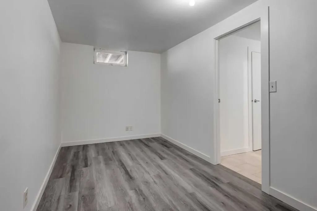 32 Midland Place SE Calgary AB T2X 1P9
