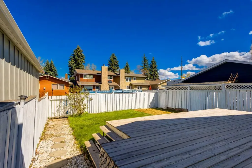 32 Midland Place SE Calgary AB T2X 1P9