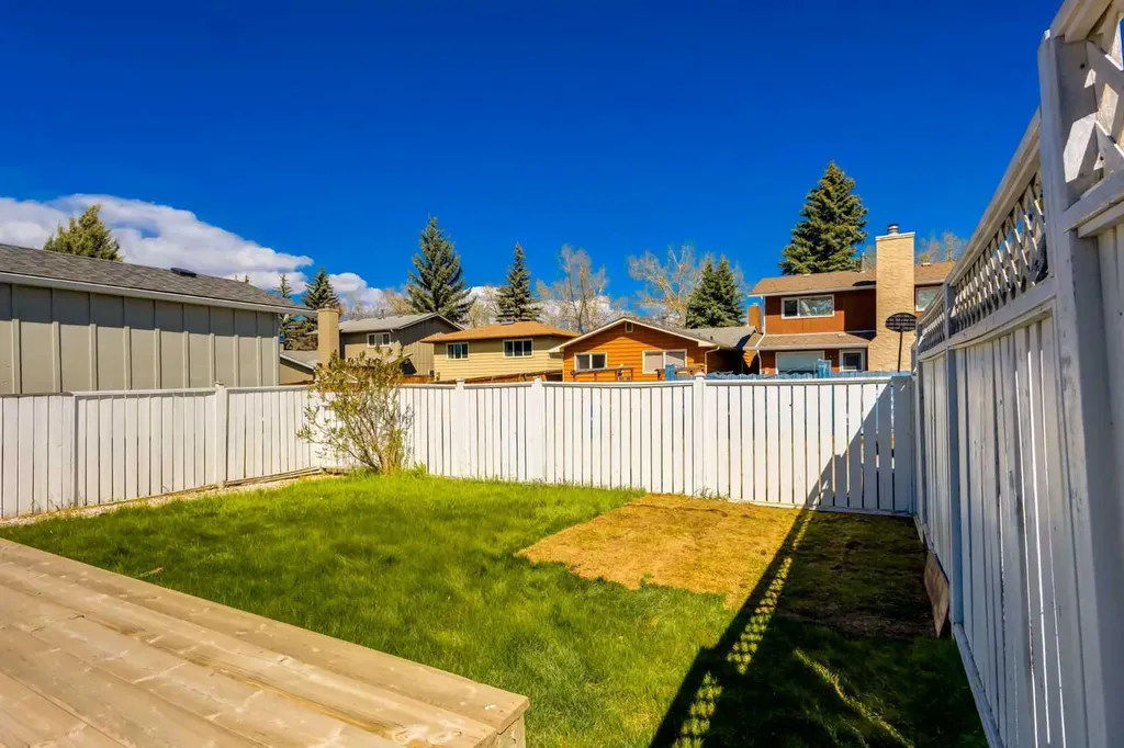 32 Midland Place SE Calgary AB T2X 1P9