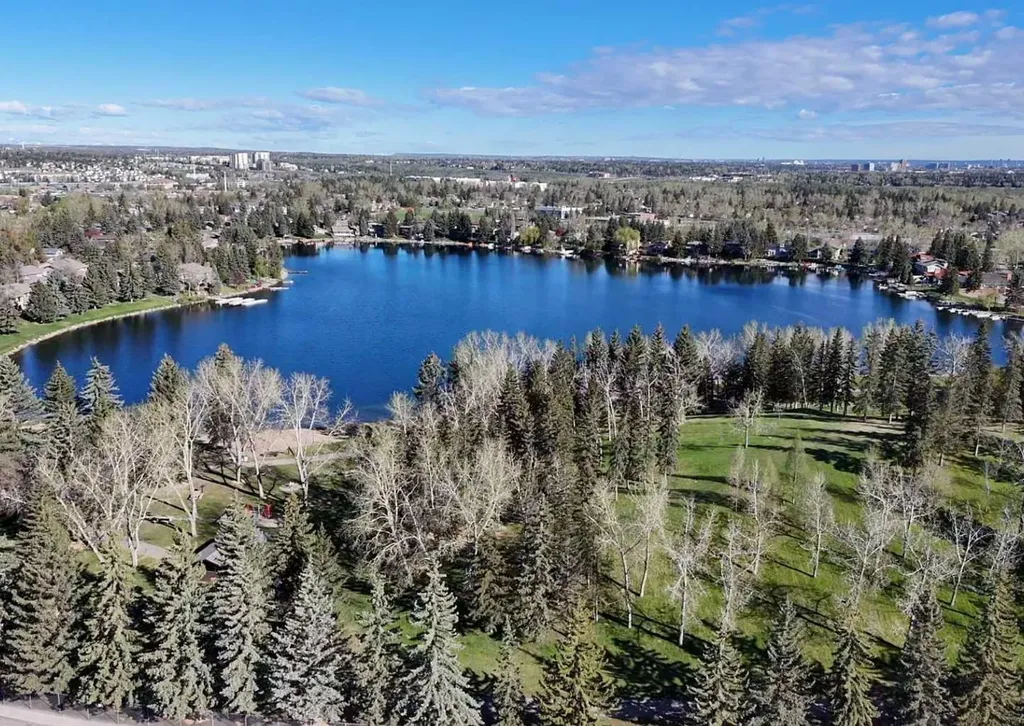 32 Midland Place SE Calgary AB T2X 1P9
