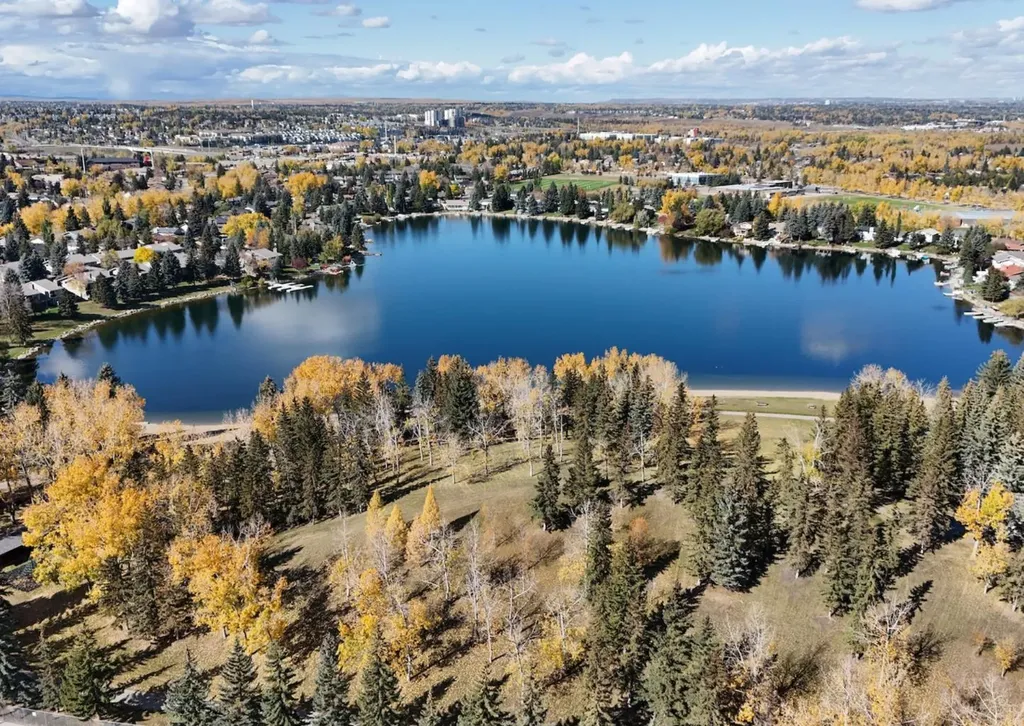 32 Midland Place SE Calgary AB T2X 1P9