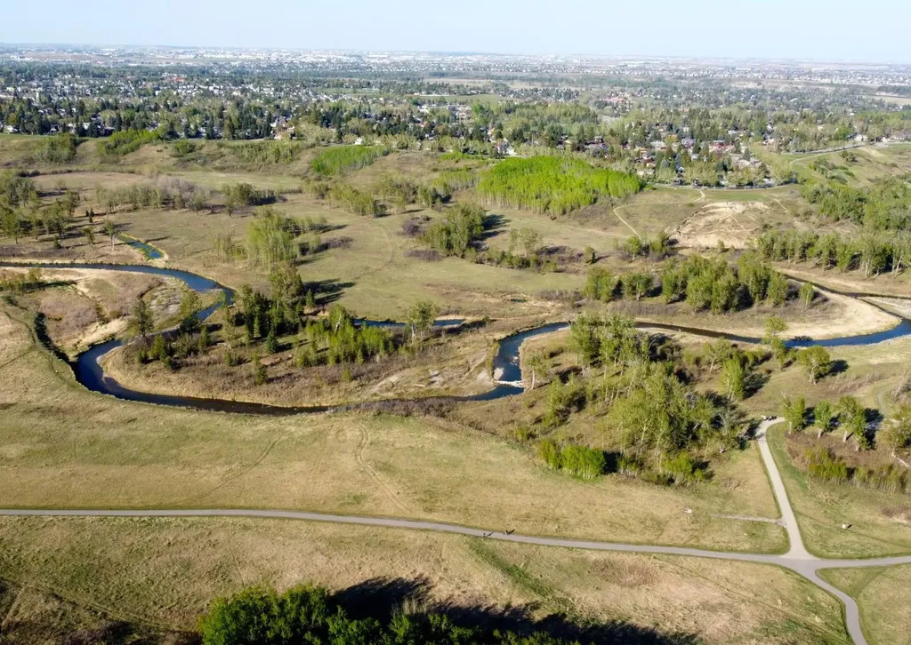 32 Midland Place SE Calgary AB T2X 1P9