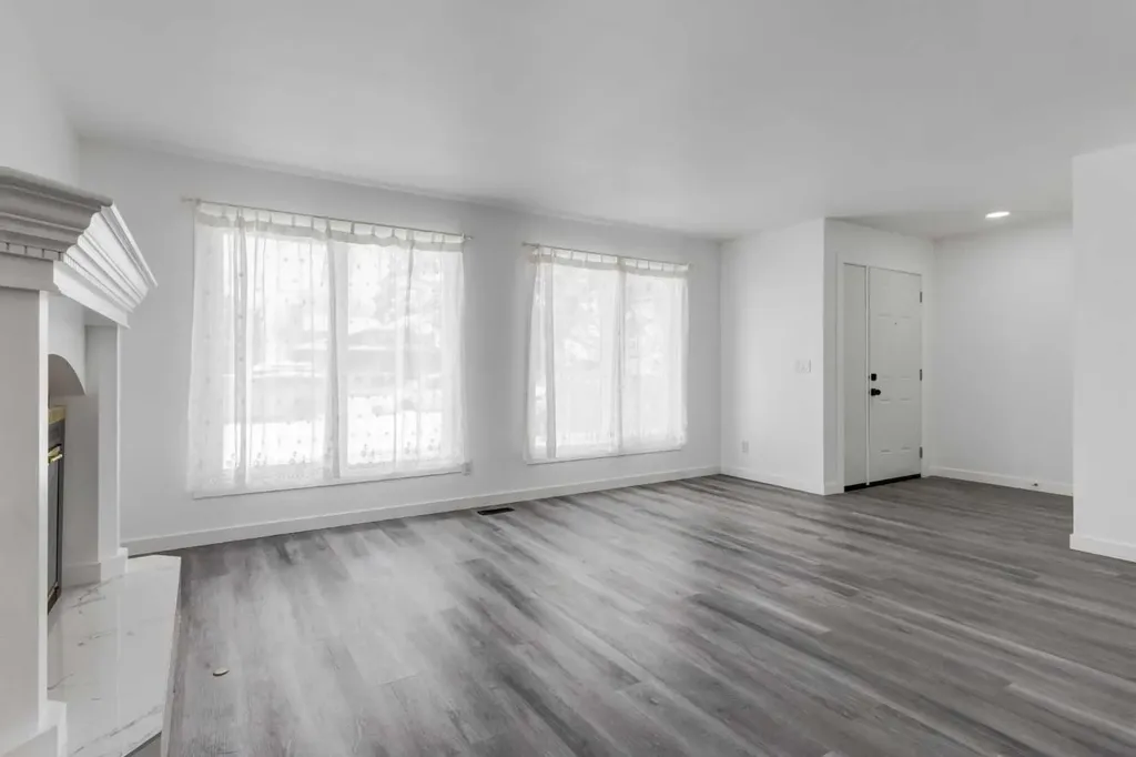 32 Midland Place SE Calgary AB T2X 1P9