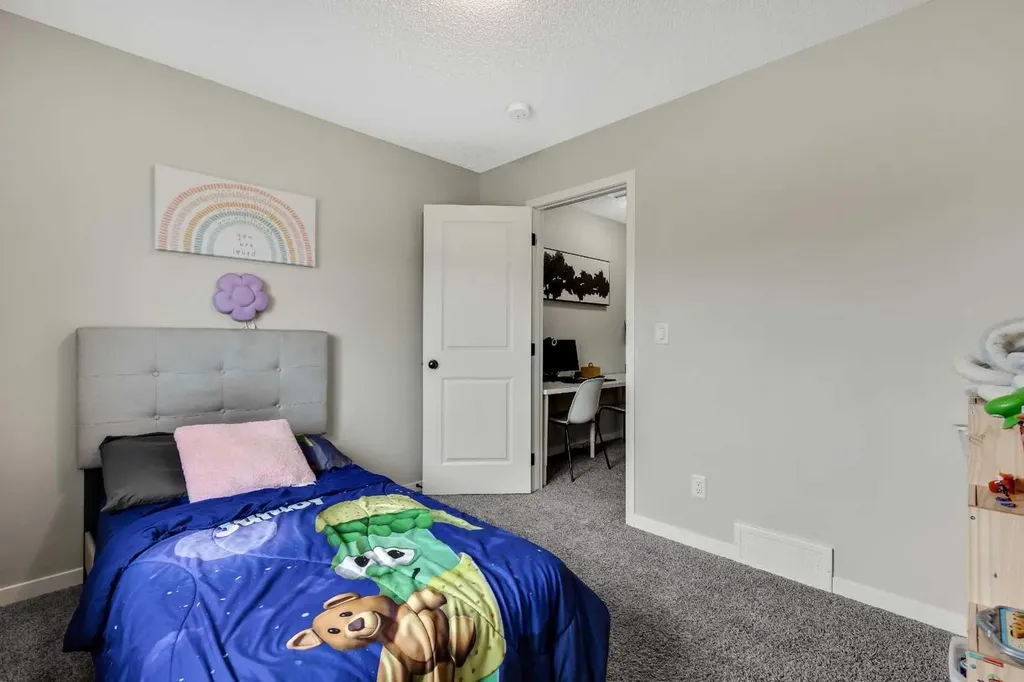 46 Creekstone Path SW Calgary AB T2X 4P7