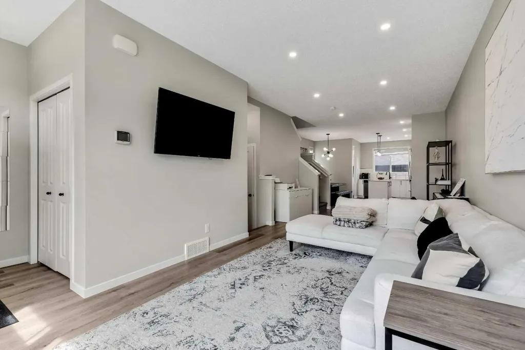 46 Creekstone Path SW Calgary AB T2X 4P7