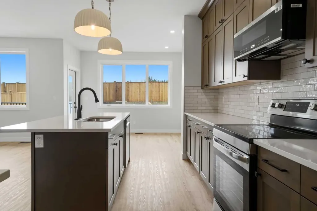 115 Crestview Boulevard Sylvan Lake AB T4S 0V8