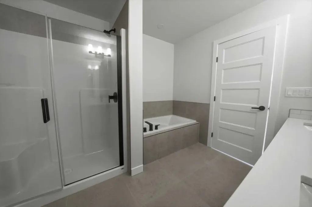 115 Crestview Boulevard Sylvan Lake AB T4S 0V8