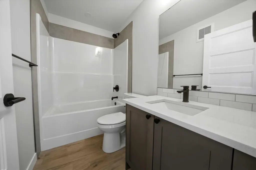 115 Crestview Boulevard Sylvan Lake AB T4S 0V8
