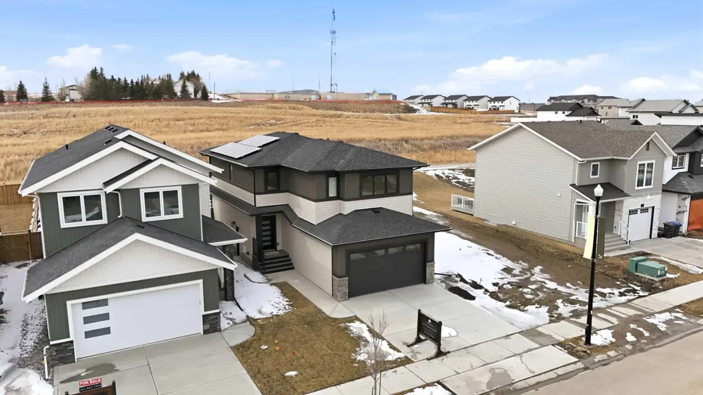 115 Crestview Boulevard Sylvan Lake AB T4S 0V8