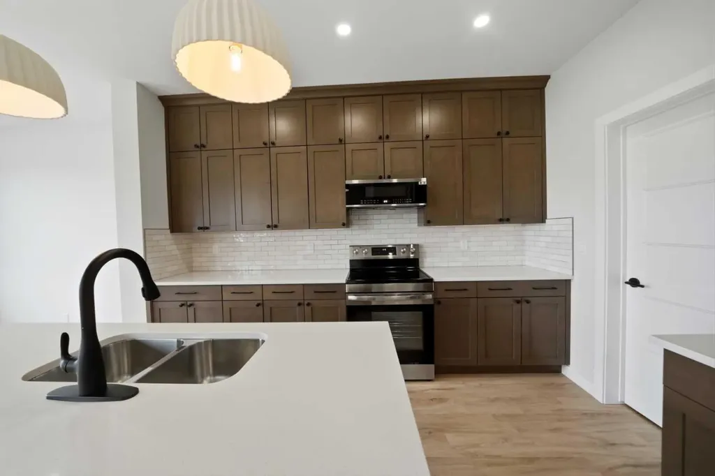 115 Crestview Boulevard Sylvan Lake AB T4S 0V8