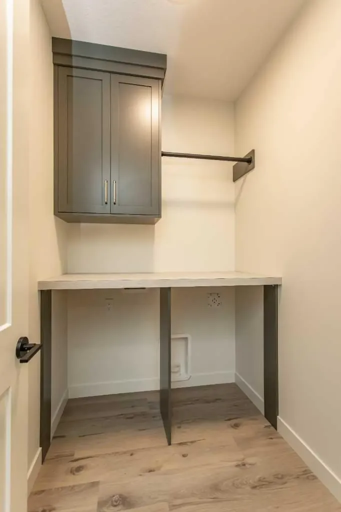 20 Emmett Crescent Red Deer AB T4P 3G8