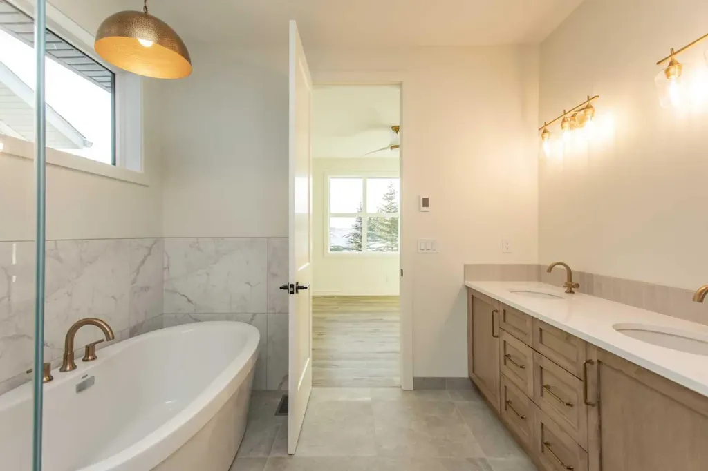 20 Emmett Crescent Red Deer AB T4P 3G8