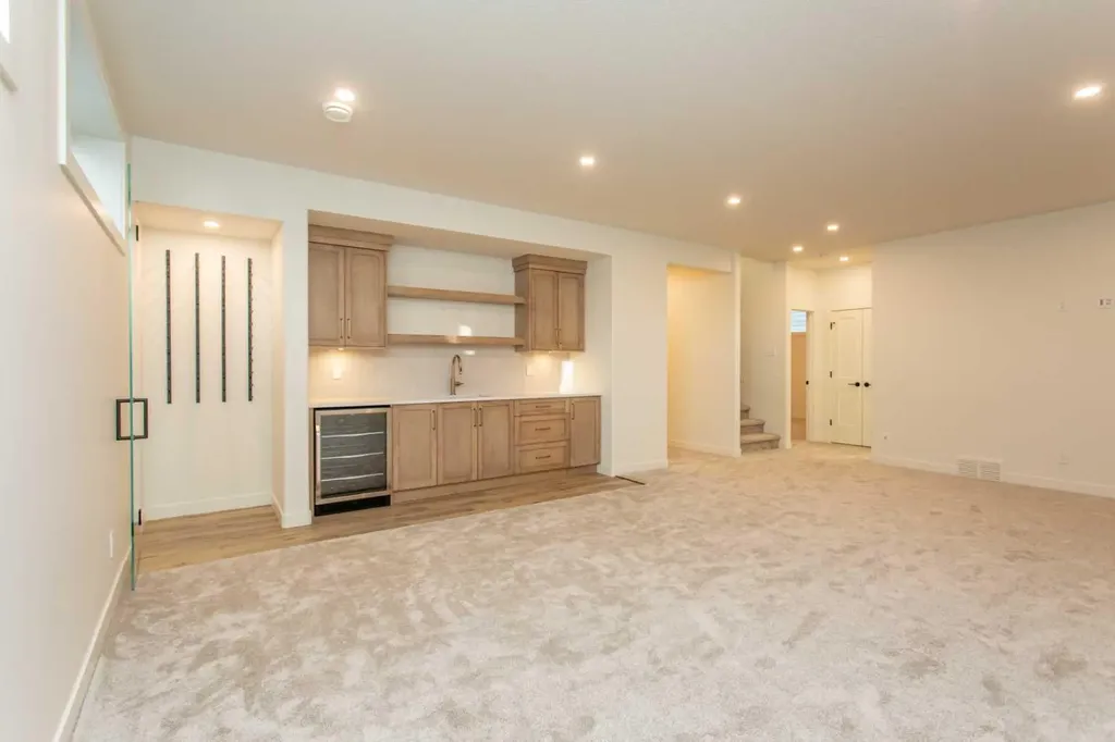 20 Emmett Crescent Red Deer AB T4P 3G8