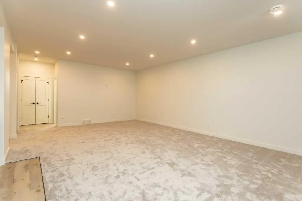 20 Emmett Crescent Red Deer AB T4P 3G8