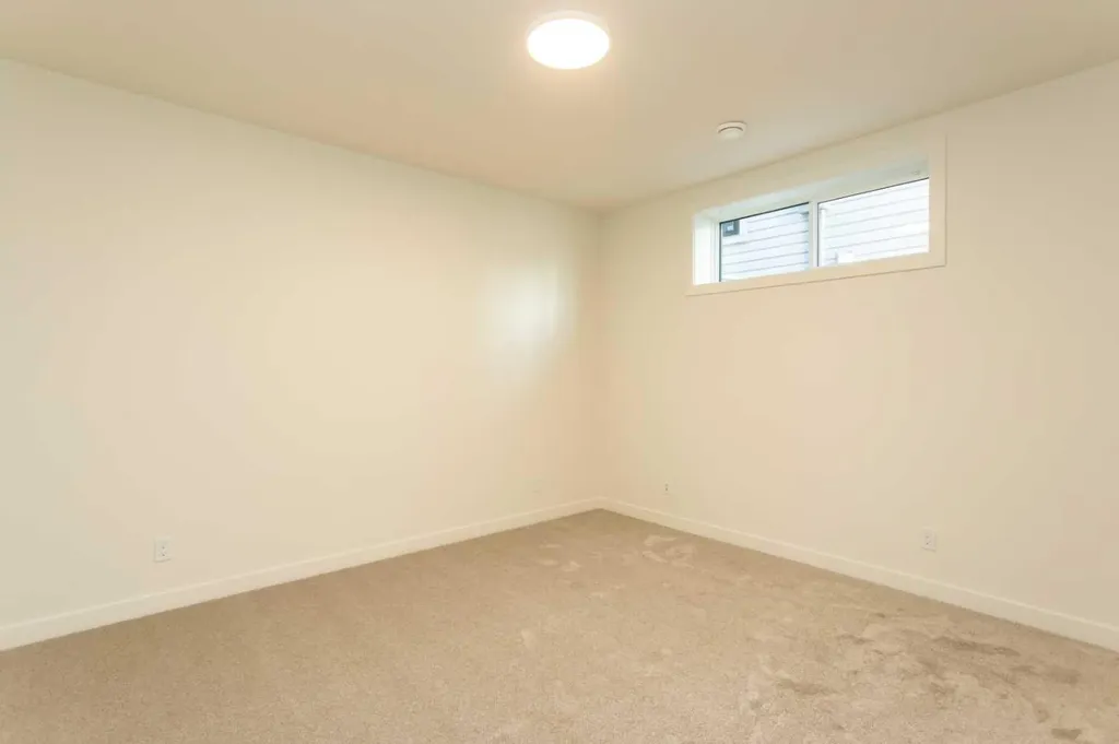 20 Emmett Crescent Red Deer AB T4P 3G8