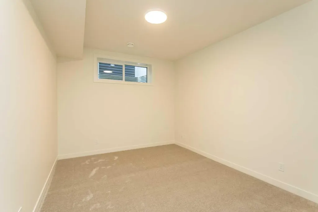 20 Emmett Crescent Red Deer AB T4P 3G8