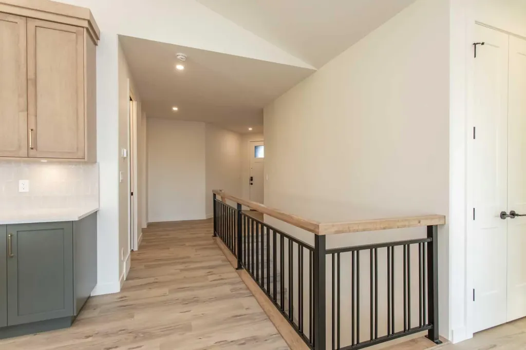 20 Emmett Crescent Red Deer AB T4P 3G8