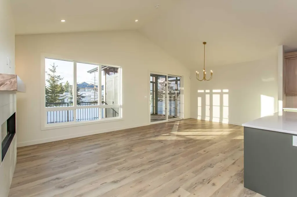 20 Emmett Crescent Red Deer AB T4P 3G8