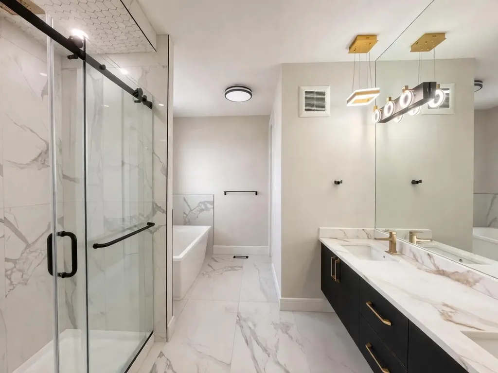 852 Dawson Point Chestermere AB T1X3G3