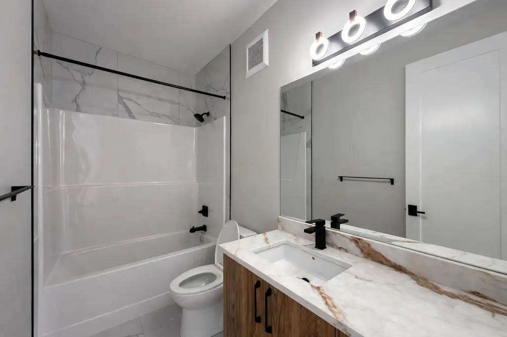 852 Dawson Point Chestermere AB T1X3G3