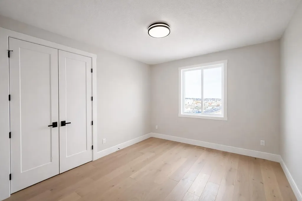 852 Dawson Point Chestermere AB T1X3G3