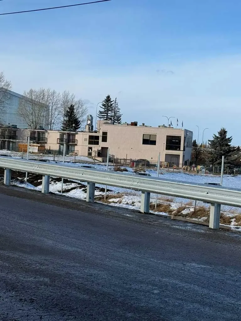 10623 West Valley Road Calgary AB T3B 5T2