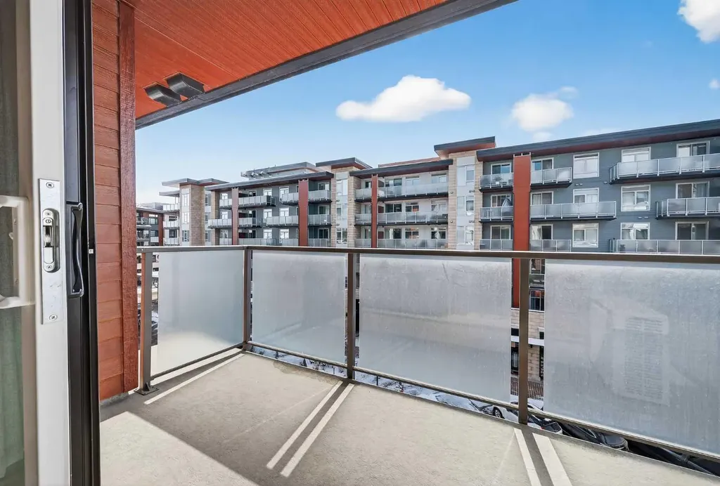 122 Mahogany Centre SE Calgary AB T3M2Y1