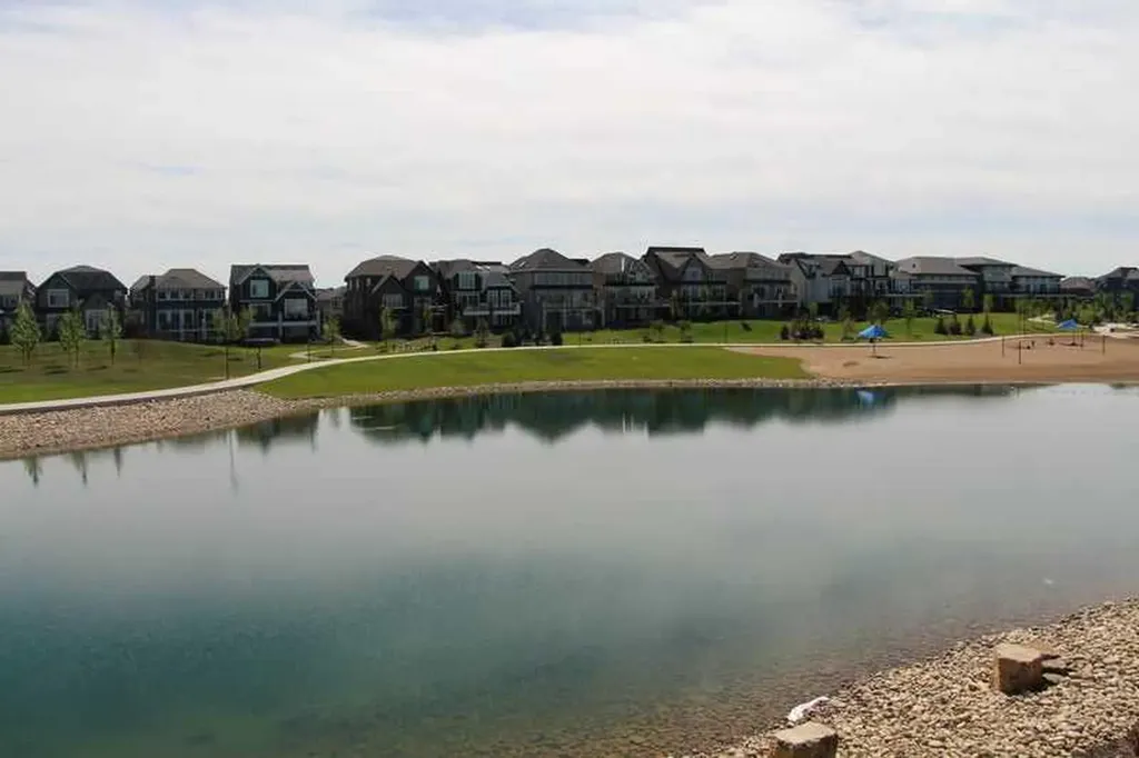 122 Mahogany Centre SE Calgary AB T3M2Y1