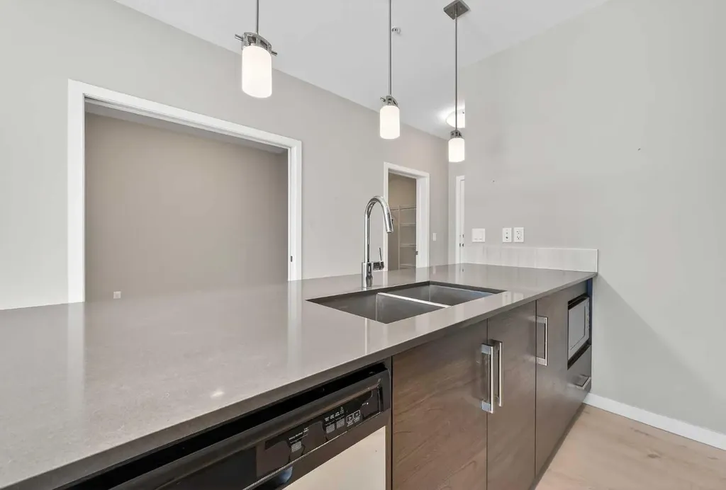 122 Mahogany Centre SE Calgary AB T3M2Y1