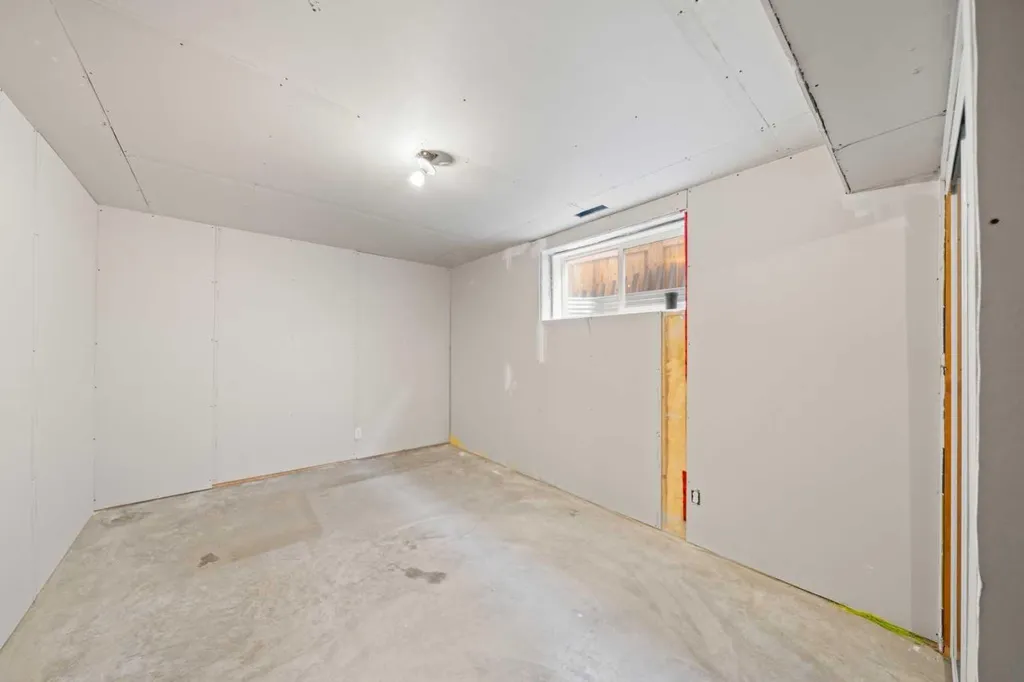 145 Cimarron Grove Circle Okotoks AB T1S 2M1
