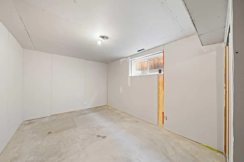 145 Cimarron Grove Circle Okotoks AB T1S 2M1