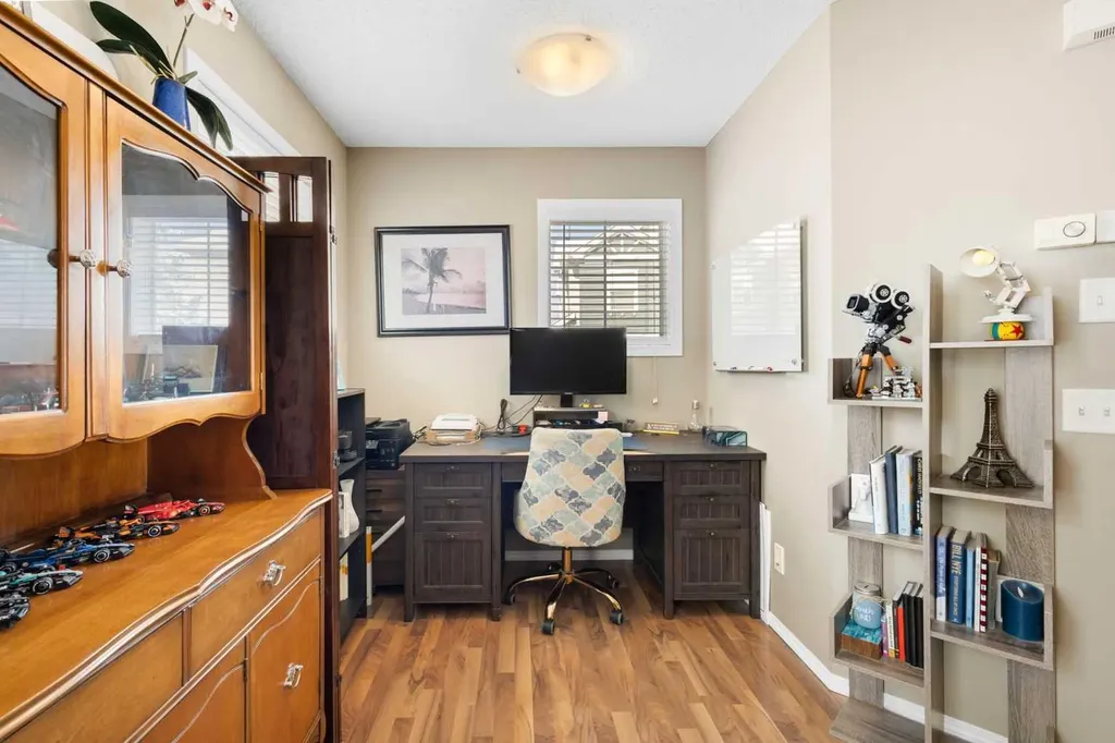 241 Elgin Gardens SE Calgary AB T2Z 4T6
